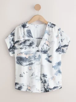 - Blouse met V-hals en korte mouwen*Next Sale