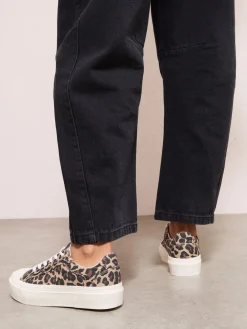 - Canvas Flatform Lace Up Casual Low Top Trainers*Friends Like These Hot