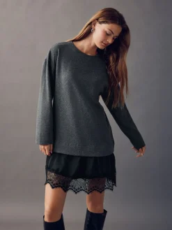 - 2-In-1 Zacht aanvoelende trui met kanten rok*Next Clearance