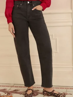 - Barrel jeans*Love & Roses