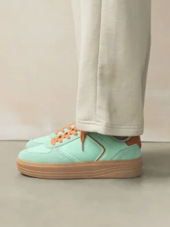 - Chunky sneakers met veters en plateauzool*Next Hot