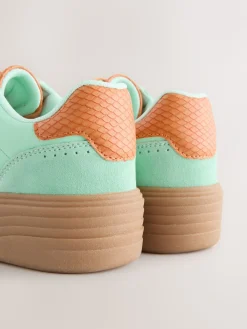 - Chunky sneakers met veters en plateauzool*Next Hot