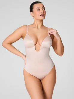 - shape™ Suit Your Fancy bodysuit met lage rug en decolleté en string*Spanx New