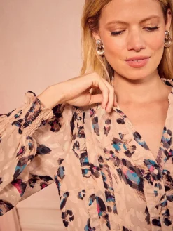 Beige Animal - blouse met lange mouwen en inkeping*Love & Roses Best