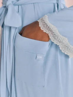 - - Modal kamerjas met kanten afwerking*Laura Ashley New