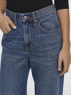 - - Jeans met hoge taille, wijde pijpen en rozenprint*ONLY Discount