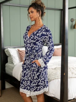 - - Sofa Loves Lace - Jersey kamerjas met overslag*Pour Moi Online