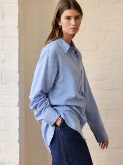 - Ruimvallend 100% katoenen button-down casual overhemd met lange mouwen*Next Hot