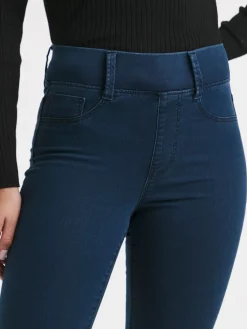 - skinny jegging met elastische taille*Simply Be Discount