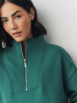 - Relaxed fit sweatshirt van zware katoenrijke jersey met ritssluiting bij de hals*Next Online