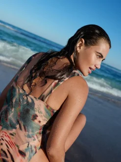 - Diepuitgesneden buikbedekkend badpak*Next Online