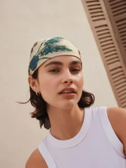 Bloemenmotief - Vierkante satijnen sjaal*Next Hot