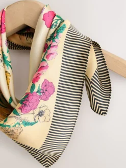 Bloemenmotief - Vierkante satijnen sjaal*Next Hot