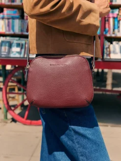 - Double Compartment Cross-Body Bag*Friends Like These New