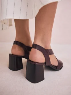 - Leren sandalen met bandjes en blokhak*Next Discount