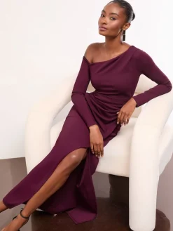 - - Lange jurk met lange mouwen, blote schouders en gerimpelde taille*Lipsy Best