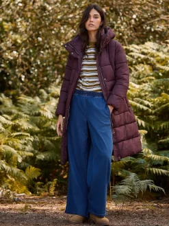 Bordeauxrood - Regenbestendige gewatteerde lange jas met capuchon*Next Sale