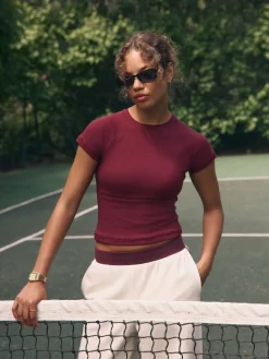 Bordeauxrood - Aansluitend geribbeld T-shirt*self. Clearance