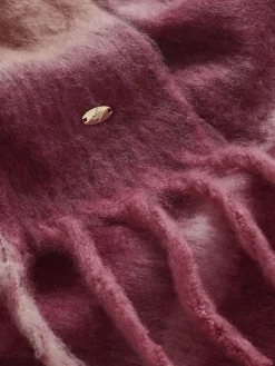 Bordeauxrood geruit - Cosy geborstelde sjaal*Lipsy