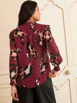 - Print blouse met inkeping bij de hals en hardware*Love & Roses New