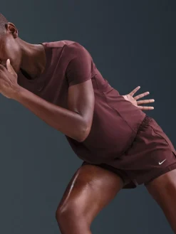 - Dri-FIT One 3 Inch 2-In-1 shorts met halfhoge taille*Nike Clearance