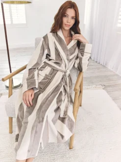 - Fleece Stripe Dressing Gown*Chelsea Peers Best