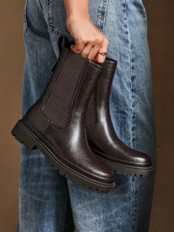 - Command Chunky Sole Chelsea Boots*Linzi Outlet