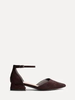 - Dolly pumps met lage blokhak en wijde pasvorm*Linzi