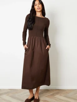 - 2-in-1 Jersey Poplin Mix jurk met schuine hals en lange mouwen*Threadbare Discount