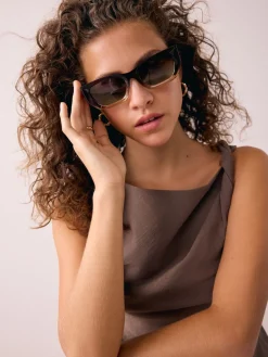 - Vierkante zonnebril*Next