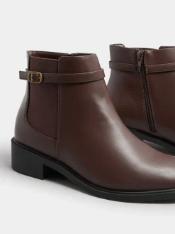 - Buckle Elastic Boots*Yours Curve Online