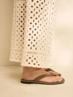 - Slippersandalen met vierkante neus*Next Discount