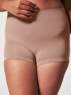 - shape™ Extra Ordinary boy shorts*Spanx Sale