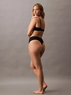 Sculpted Shapewear Thong - Stay Put Mesh*Calvin Klein Best