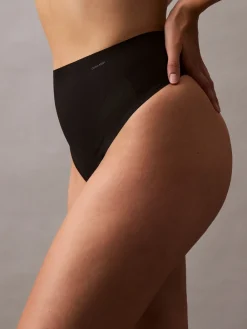 Sculpted Shapewear Thong - Stay Put Mesh*Calvin Klein Best
