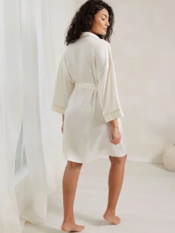 Satijnen kamerjas met kanten afwerking*Chelsea Peers Clearance