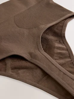 - Vormgevende naadloze slip voor gladdere dijen met stevige buikcorrectie*Next Online