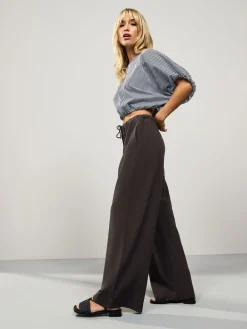 - Broek met koordje aan voorkant en wijde pijpen*Next Discount