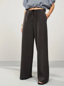 - Broek met koordje aan voorkant en wijde pijpen*Next Discount