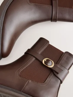 - Chelsea Boots met gesp*Next