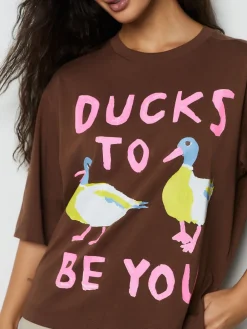 Chocoladebruin - Duck Graphic Short Sleeve Crew Neck T-Shirt*Next Sale