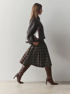 - Forever Comfort® - Kniehoge laarzen met hak en hardware*Next Sale