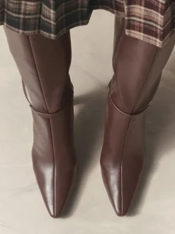 - Forever Comfort® - Kniehoge laarzen met hak en hardware*Next Sale