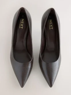 - Forever Comfort® Point Toe Court Heels*Next New