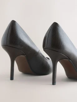 - Forever Comfort® Point Toe Court Heels*Next New