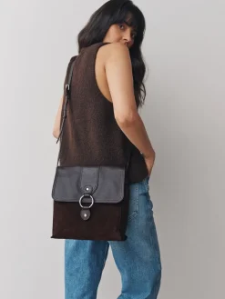 Chocoladebruin - Leren messenger-tas met vak*Next Sale
