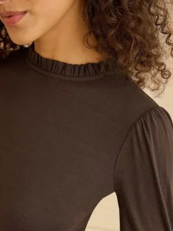 Chocoladebruin - jersey top met ruches aan de hals en lange mouwen*Love & Roses Clearance