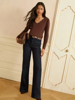 Chocoladebruin - - Jersey top met lange mouwen en geschulpte V-hals*Love & Roses New