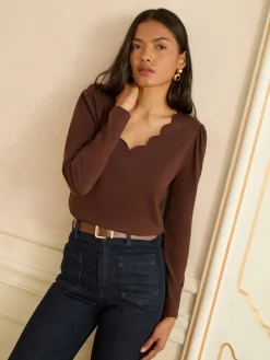 Chocoladebruin - - Jersey top met lange mouwen en geschulpte V-hals*Love & Roses New