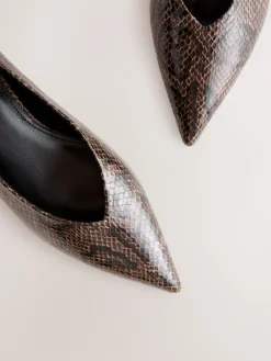 - Puntige lage naaldhakken schoenen*Next Sale